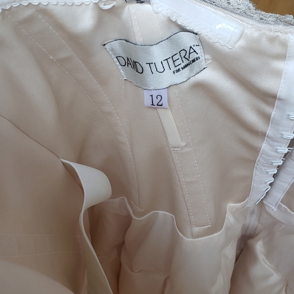 SOLD David Tutera for Mon Cheri - Picture 10 of 16